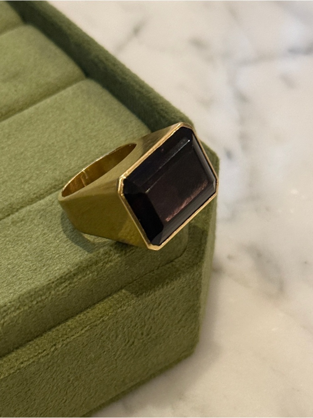 18k GOLD & AMETHYST Emerald Cut Cocktail Ring Size 5